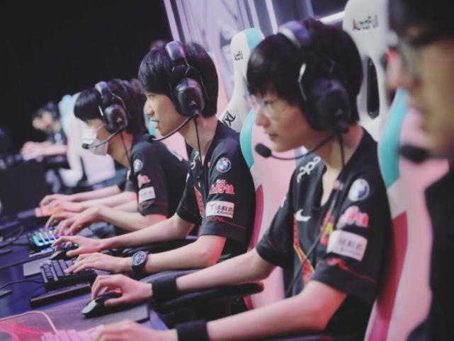 首战的稳健 首战的稳健